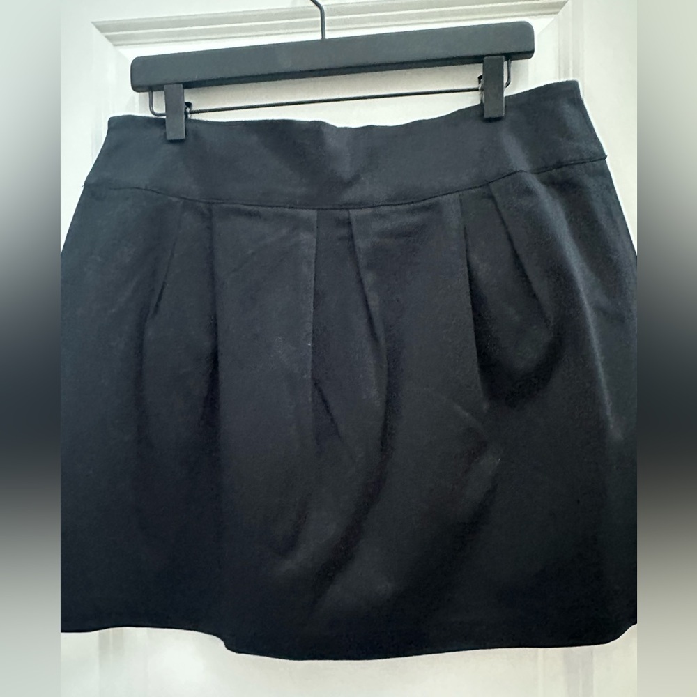 GUESS black flip skirt